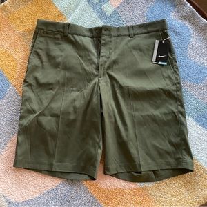 Men’s NWT Nike Golf Shorts Sz 38